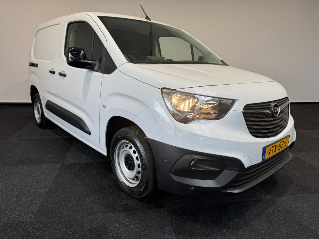 Opel Combo - 1.5 Blue HDI 100 S&S Airco Navigatie Apple car play 3 zits - AutoWereld.nl