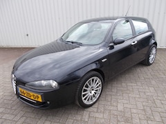 Alfa Romeo 147 - 2.0 T.Spark Business ( APK KEURING BIJ AFLEVERING )