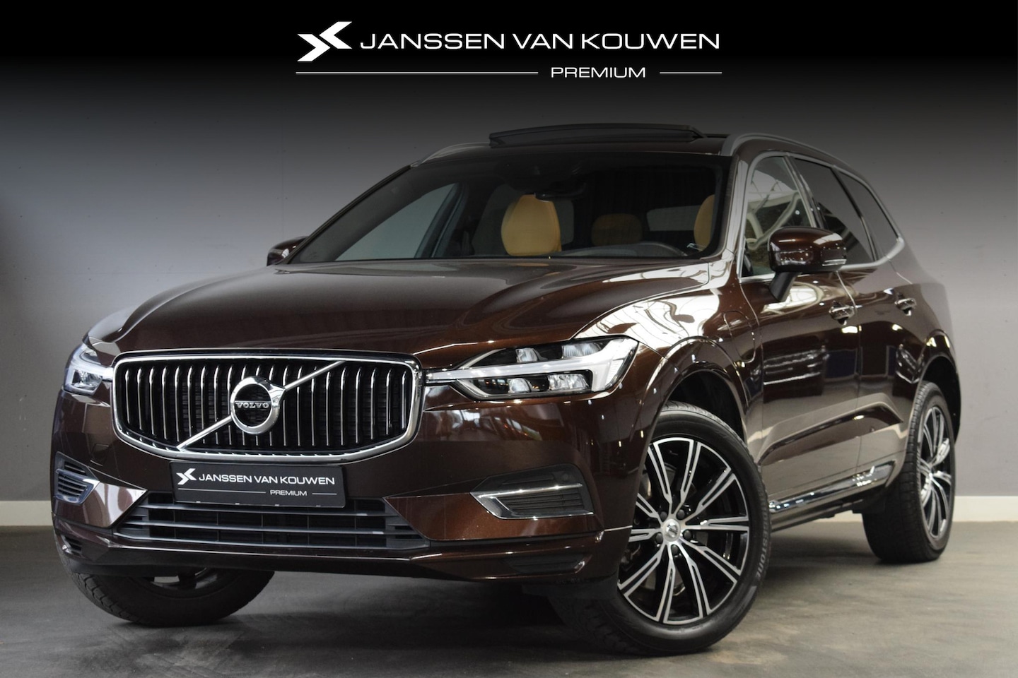 Volvo XC60 - 2.0 T8 Twin Engine AWD Inscription / Dode hoek / Stoelverwarming / Leer / Panoramadak / El - AutoWereld.nl