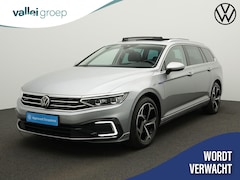 Volkswagen Passat Variant - 1.4 TSI 218 pk DSG PHEV GTE Business | Panoramadak | Trekhaak | Navigatie Discover Pro | G