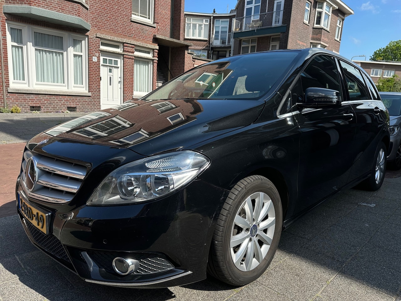 Mercedes-Benz B-klasse - 180 Ambition AUTOMAAT Clima Cruise PDC Schadevrij Dealer Onderhouden Nette Auto - AutoWereld.nl