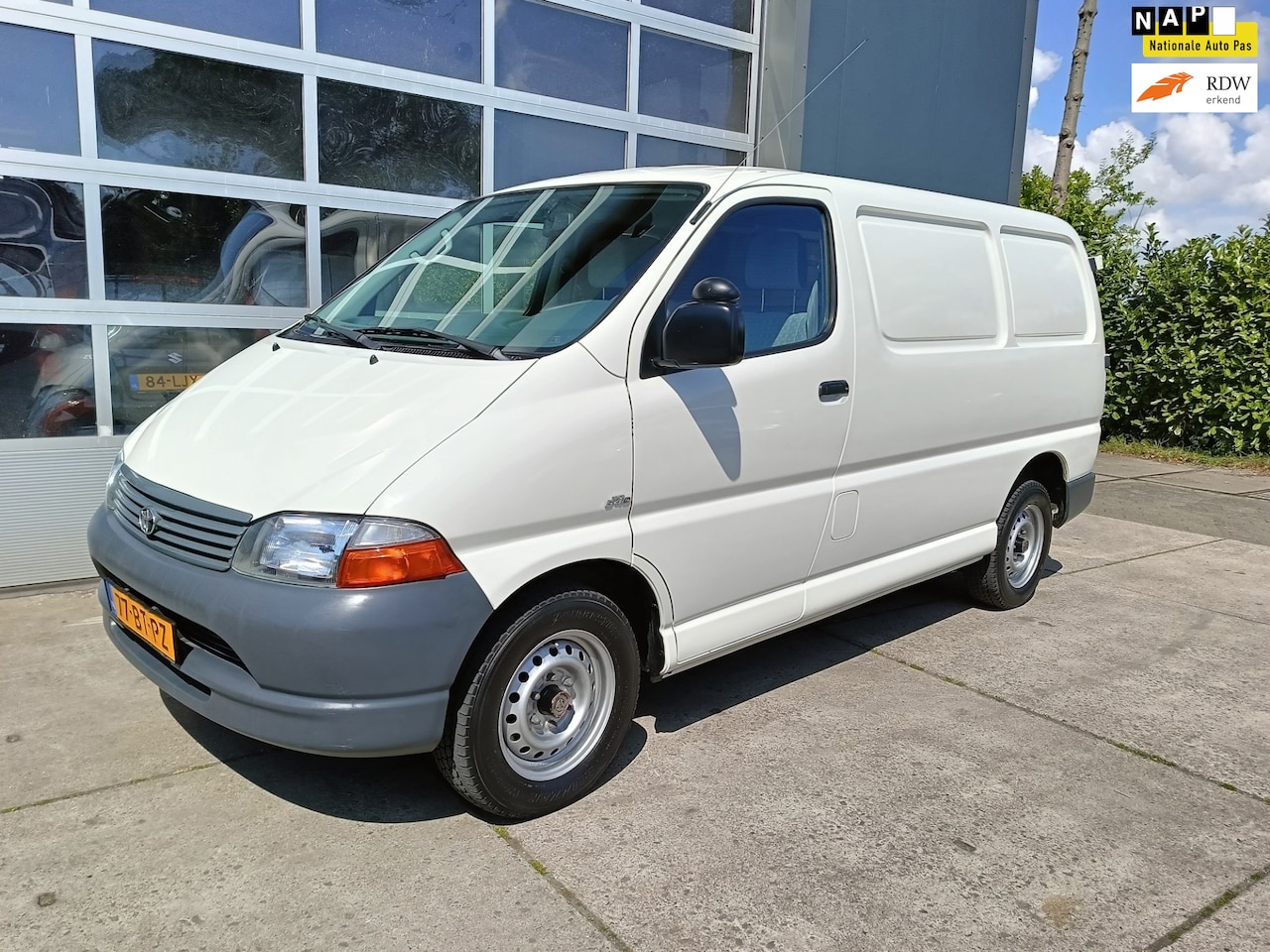 Toyota HiAce - 2.5 D4-D 90 Base Airco Nieuwstaat!! - AutoWereld.nl