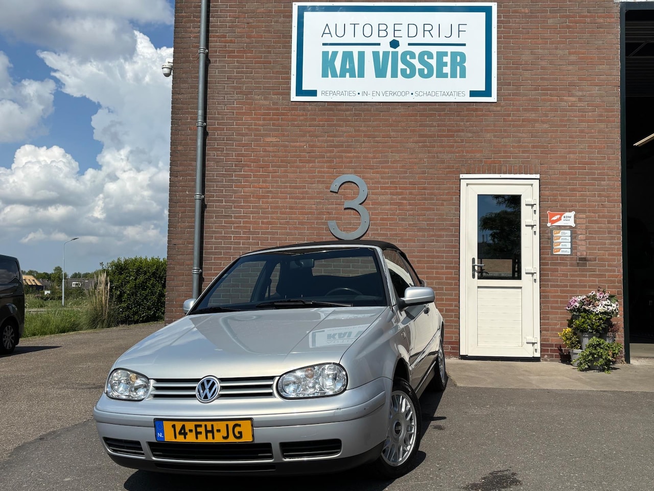 Volkswagen Golf Cabriolet - 1.8 Trendline TREKHAAK - AutoWereld.nl