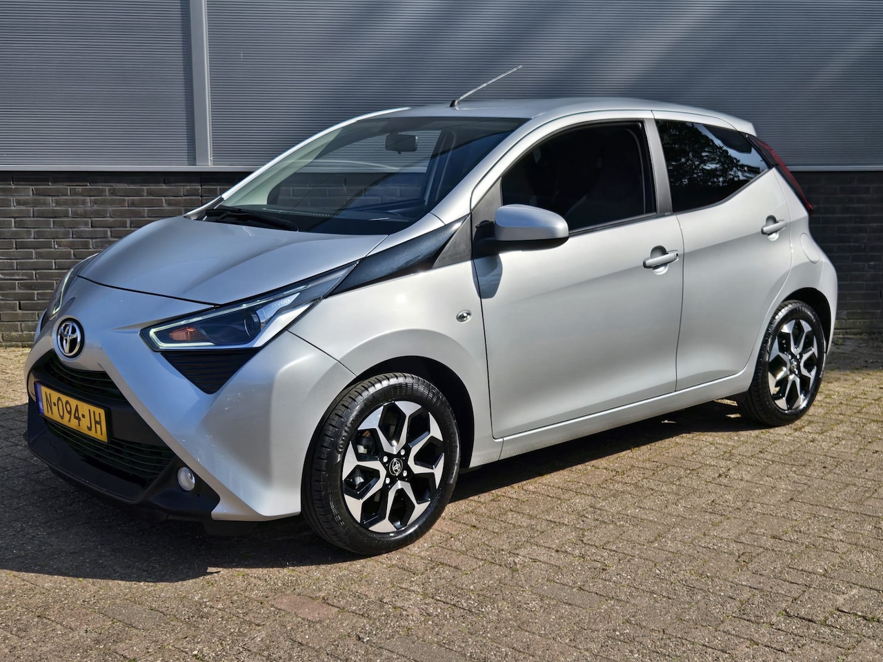 Toyota Aygo - 1.0 VVT-i x-joy Apple Car Play & Android Auto - AutoWereld.nl