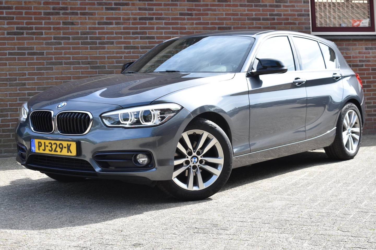 BMW 1-serie - 116d Corporate Lease Executive '17 LED Sport Navi Clima Cruise Inruil mogelijk - AutoWereld.nl