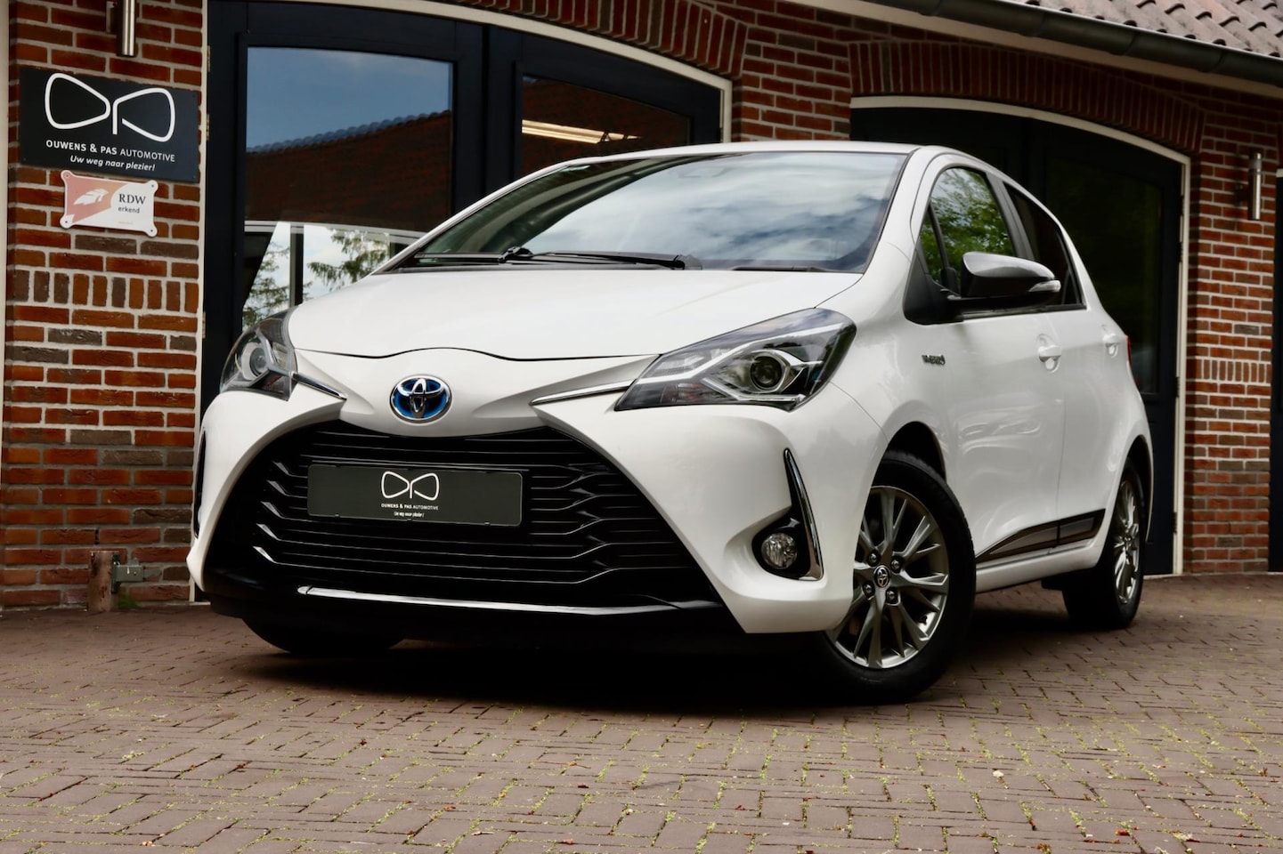 Toyota Yaris - 1.5 Hybrid Aspiration | CAMERA | AIRCO | STOELVERW. | DEALERONDERHOUDEN - AutoWereld.nl