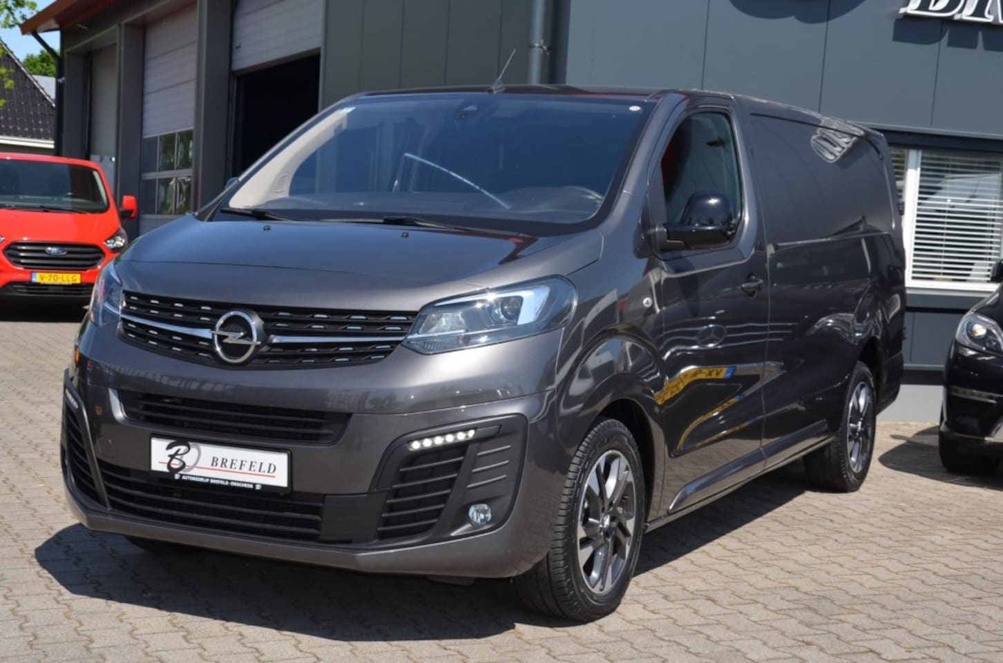 Opel Vivaro - 2.0 TD L3 H1 Automaat 177pk - AutoWereld.nl