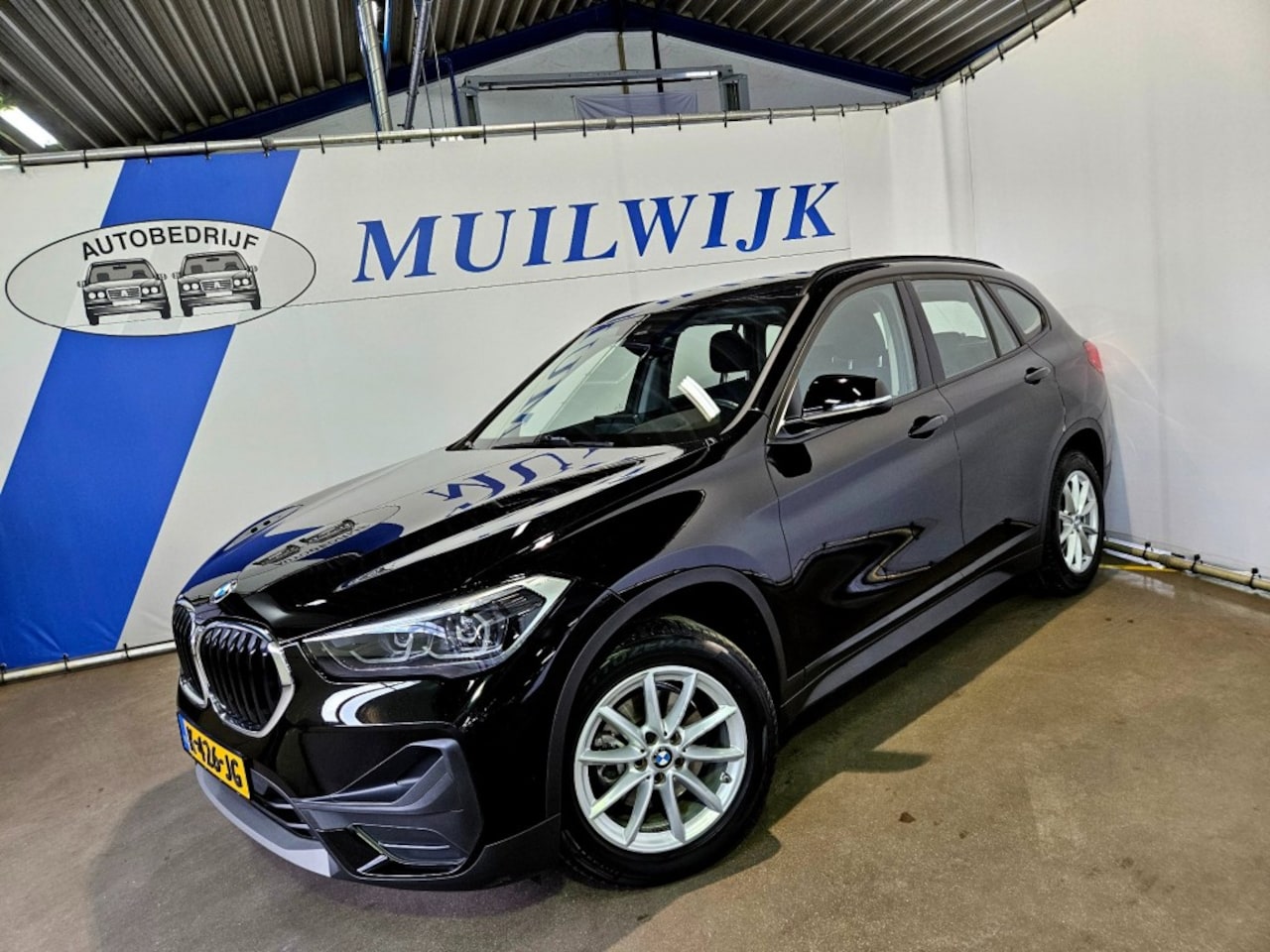 BMW X1 - sDrive18i Executive Edition / Full LED / Navi / NL Auto - AutoWereld.nl