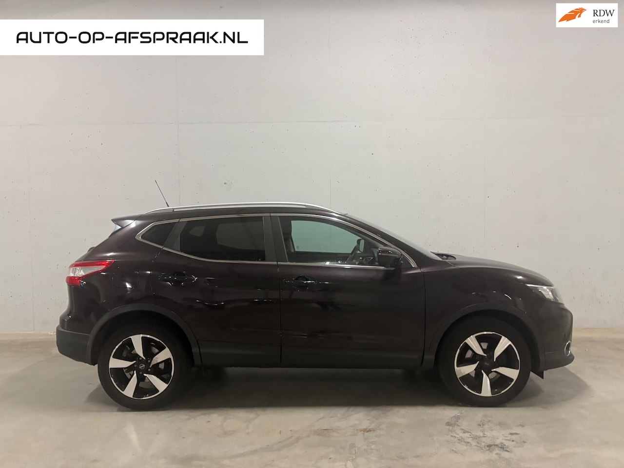 Nissan Qashqai - 1.5 dCi Tekna Navi Pano 360cam - AutoWereld.nl