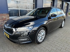 Skoda Octavia - 1.0 e-TSI Business Edition Plus TREKHAAK STUURVERWARMING. ELEK.A