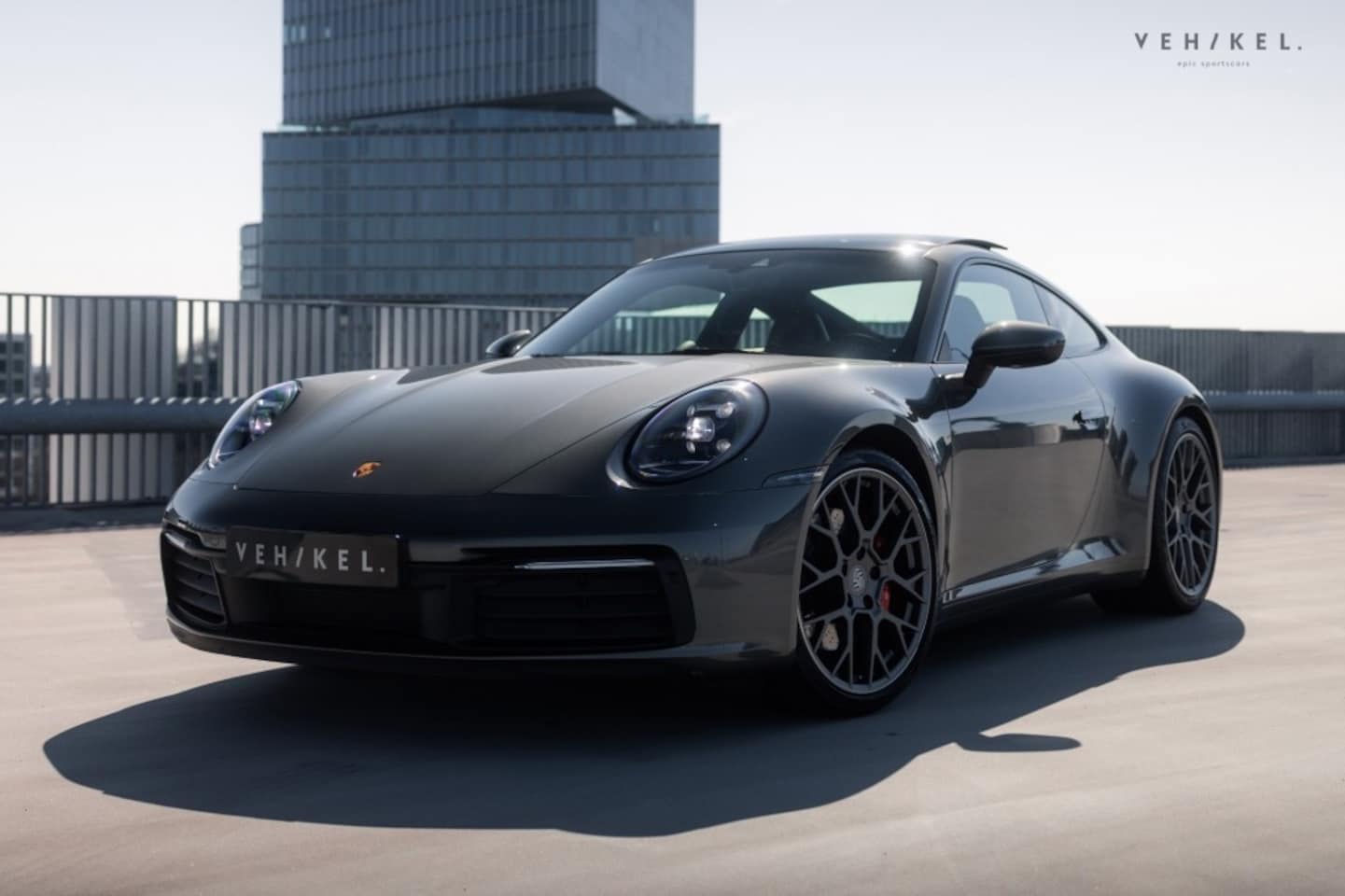Porsche 911 - Carrera 4S Aventuringruen - Elektrisch glazen dak - Sport Chrono - AutoWereld.nl