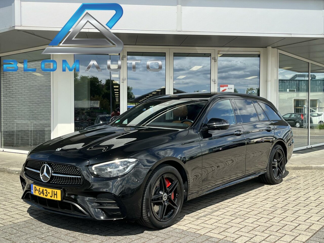 Mercedes-Benz E-klasse Estate - 300e AMG 320pk PANO+BURMESTER+MEMOR - AutoWereld.nl