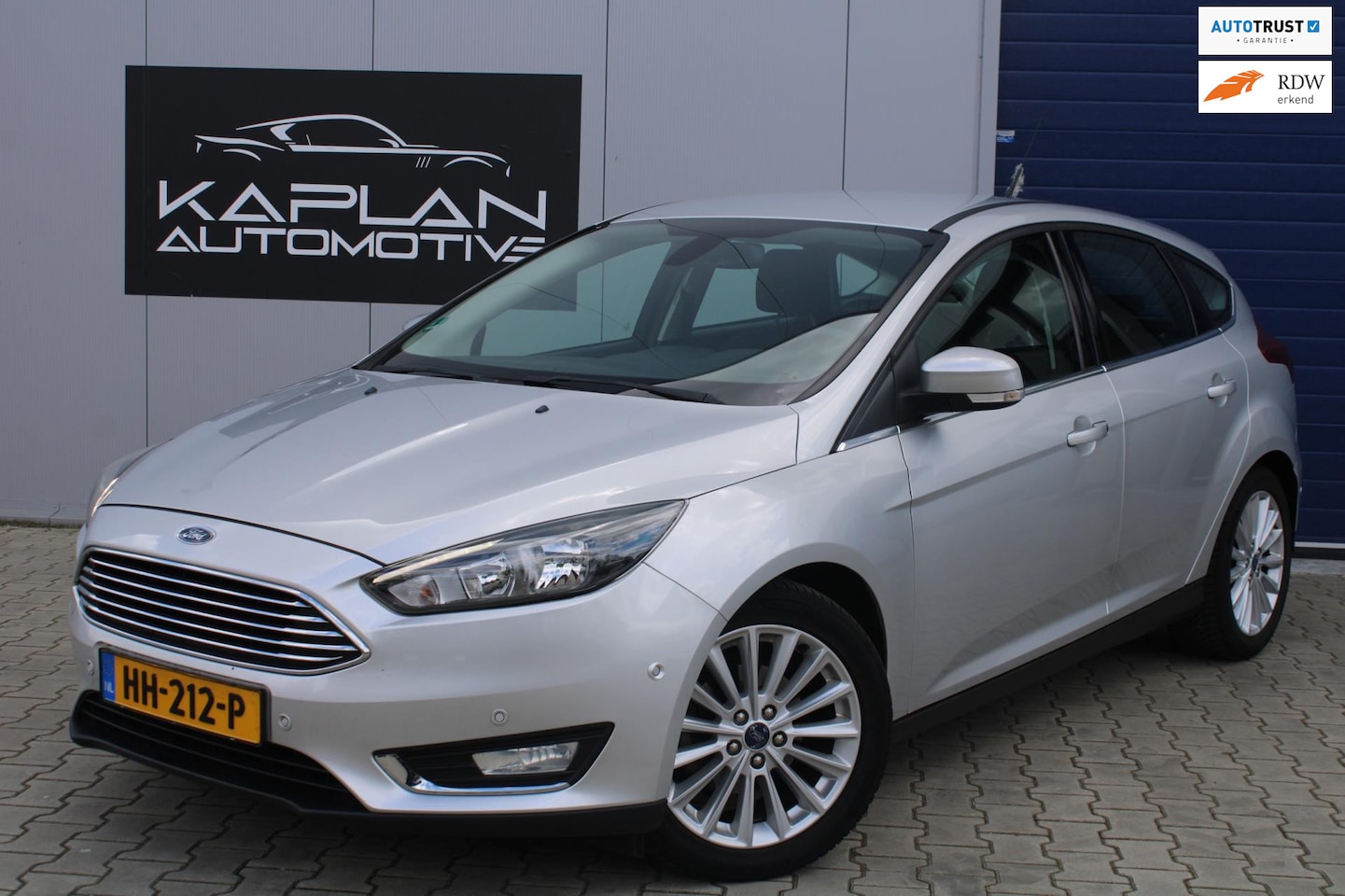 Ford Focus - 1.0 Titanium Edition Nwe Motor NAP Cruise Parkeersensoren - AutoWereld.nl