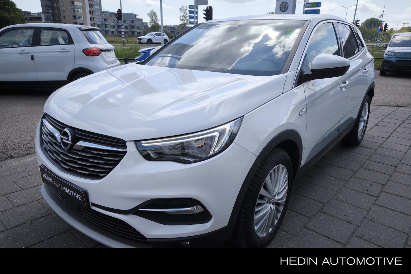 Opel Grandland X - 1.2 130PK Turbo Innovation | Navigatie | Camera | Climate Control | Carplay | Cruise Contr - AutoWereld.nl
