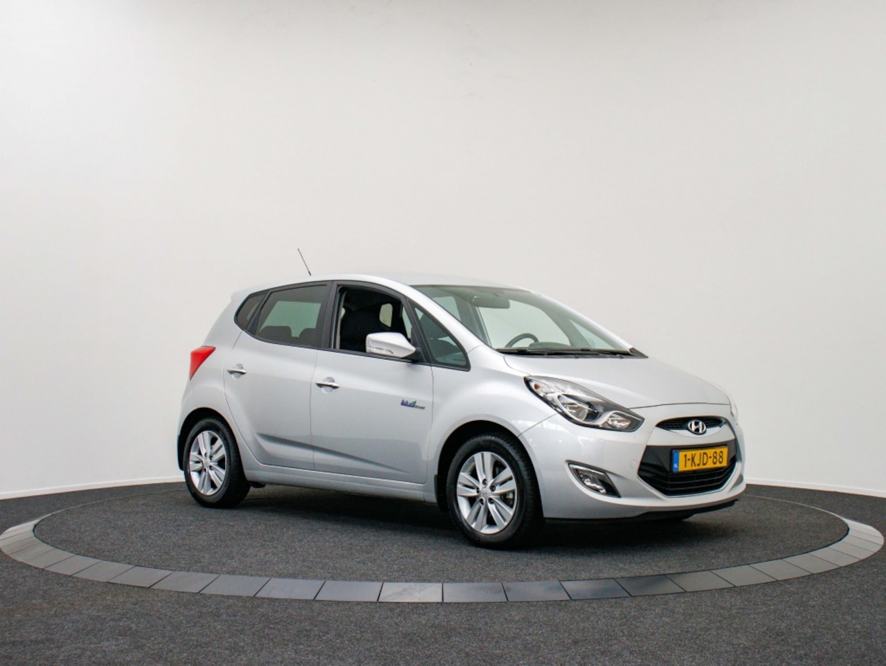 Hyundai ix20 - 1.4i i-Magine | Navigatie | Camera | All-seasons - AutoWereld.nl