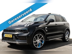 Lynk & Co 01 - 1.5 Plug-in Hybrid 262 Pk I Modeljaar 2023 I Zwarte hemel I Panoramadak I 75 km Elektrisch