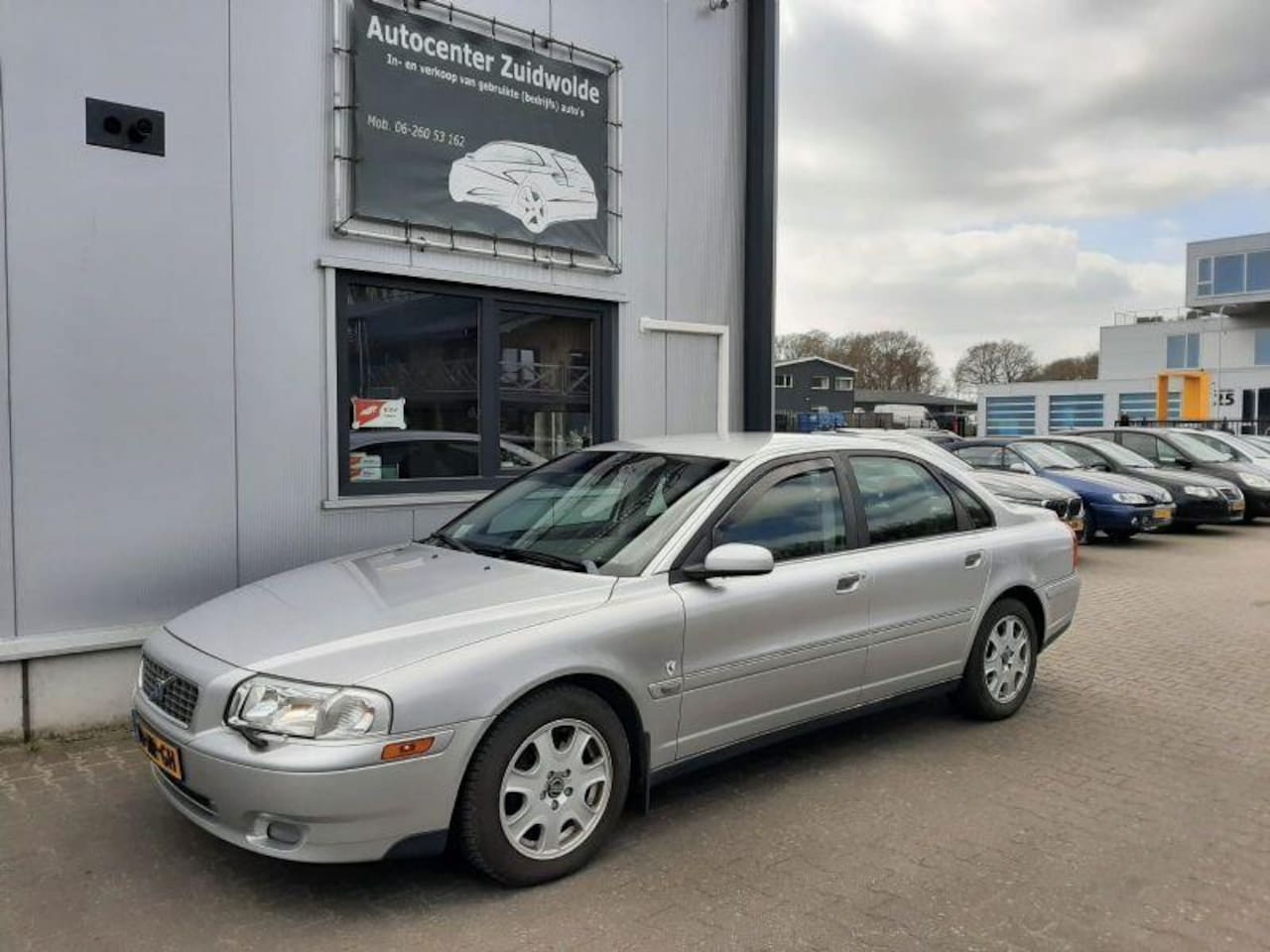 Volvo S80 - 2.4 Elite leer clima cruise apk 6-2026 - AutoWereld.nl