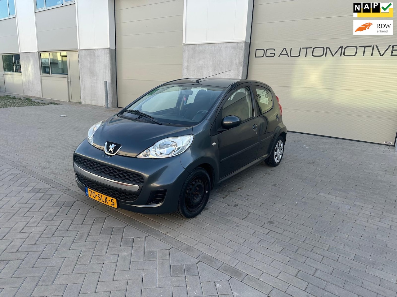 Peugeot 107 - 1.0-12V XS. 03-07-2025 apk airco elektrische ramen - AutoWereld.nl