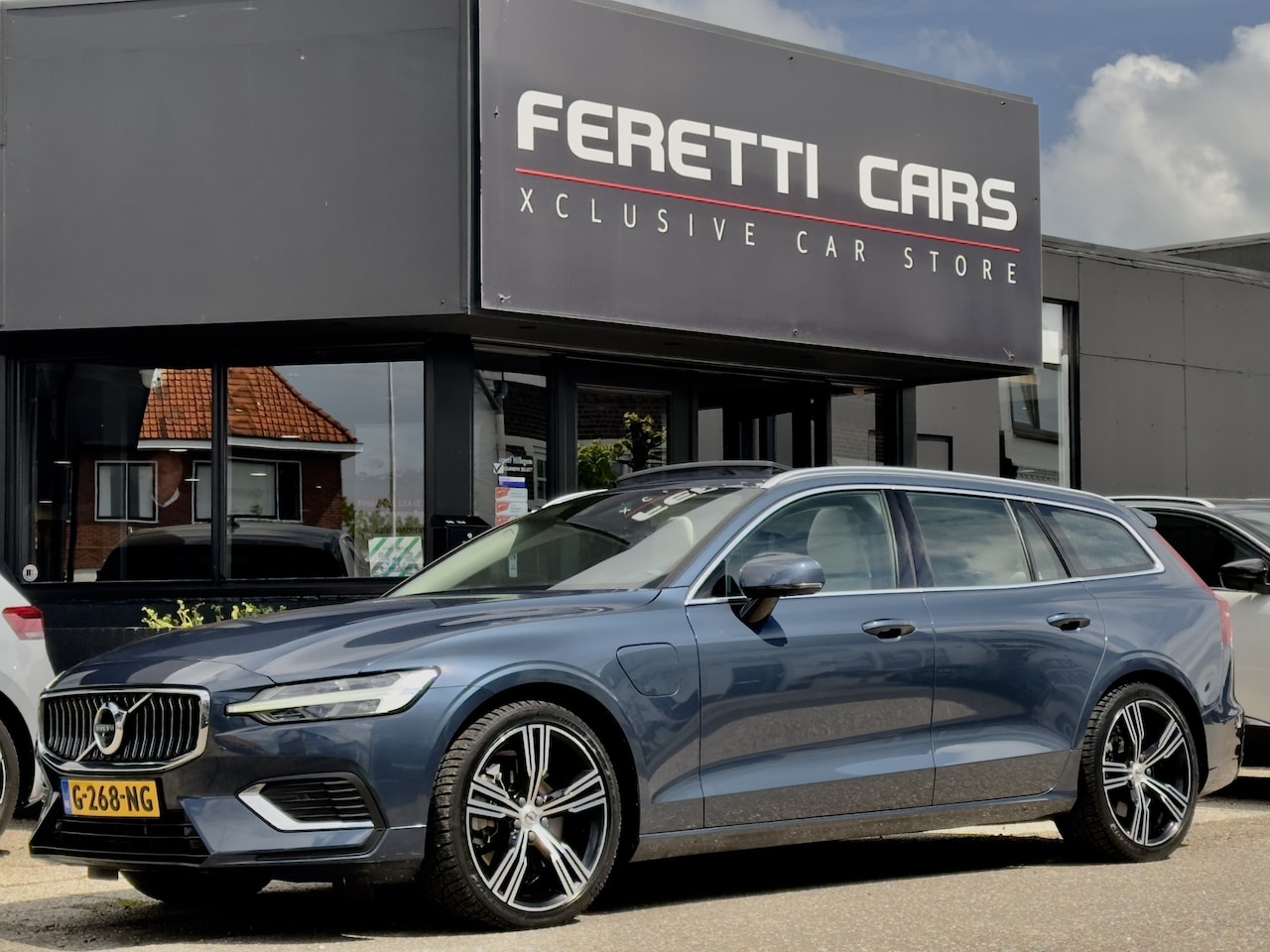 Volvo V60 - 2.0 T8 AUT8 TWIN ENGINE AWD INSCRIPTION 304PK PANODAK LEDER NAVI CAMERA DIGI-DASH APPLE-CA - AutoWereld.nl