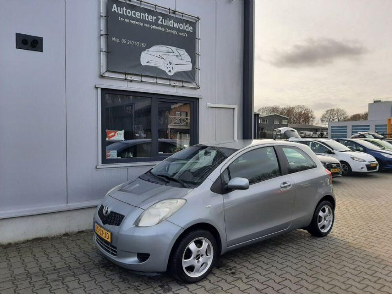 Toyota Yaris - 1.3 VVTi Sol airco cv nap apk 10-2025 nw model - AutoWereld.nl