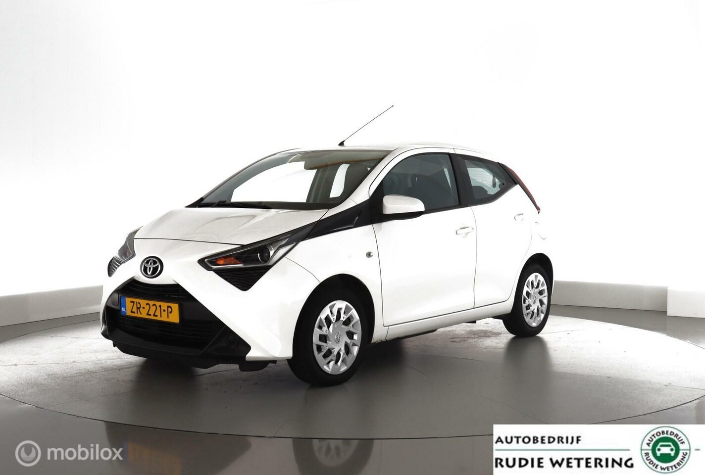 Toyota Aygo - 1.0 VVT-I 72PK X-Play 5drs|airco|bluetooth|cam - AutoWereld.nl