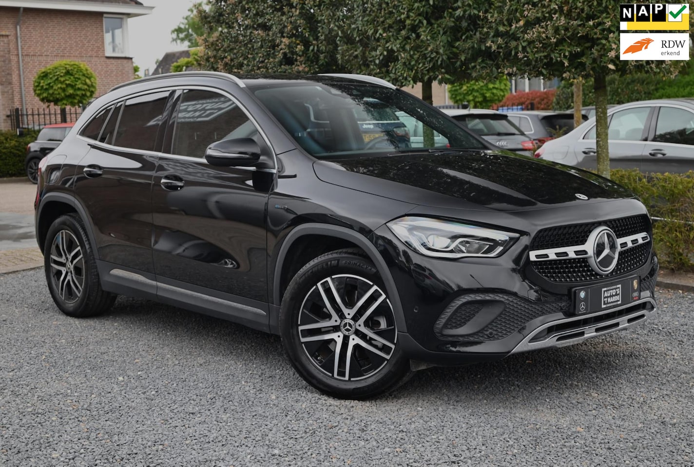 Mercedes-Benz GLA-Klasse - 250 e Progressive Widescreen Sfeerverlichting Camera PDC LED 18'' - AutoWereld.nl