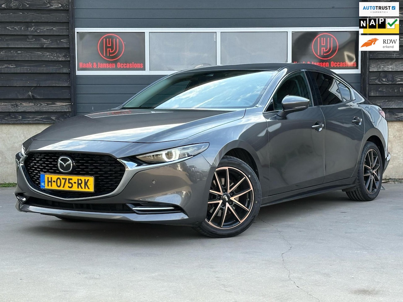 Mazda 3 - 2.0 e-SkyActiv-X M Hybrid 180 Luxury Bose Leder - AutoWereld.nl