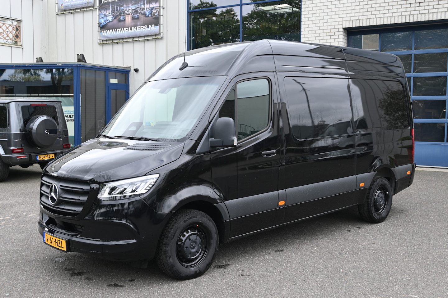 Mercedes-Benz Sprinter - 317 CDI L2H2 Pro 3500kg trekhaak, LED verlichting, Geveerde stoel - AutoWereld.nl