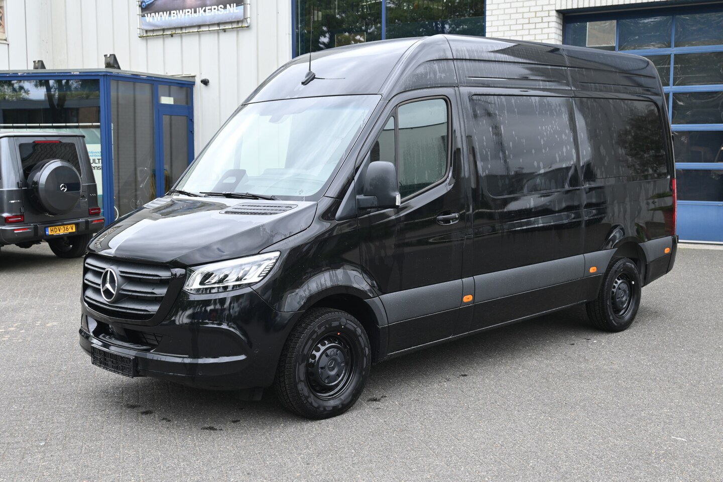 Mercedes-Benz Sprinter - 317 CDI L2H2 Pro 3500kg trekhaak, LED verlichting, Geveerde stoel - AutoWereld.nl