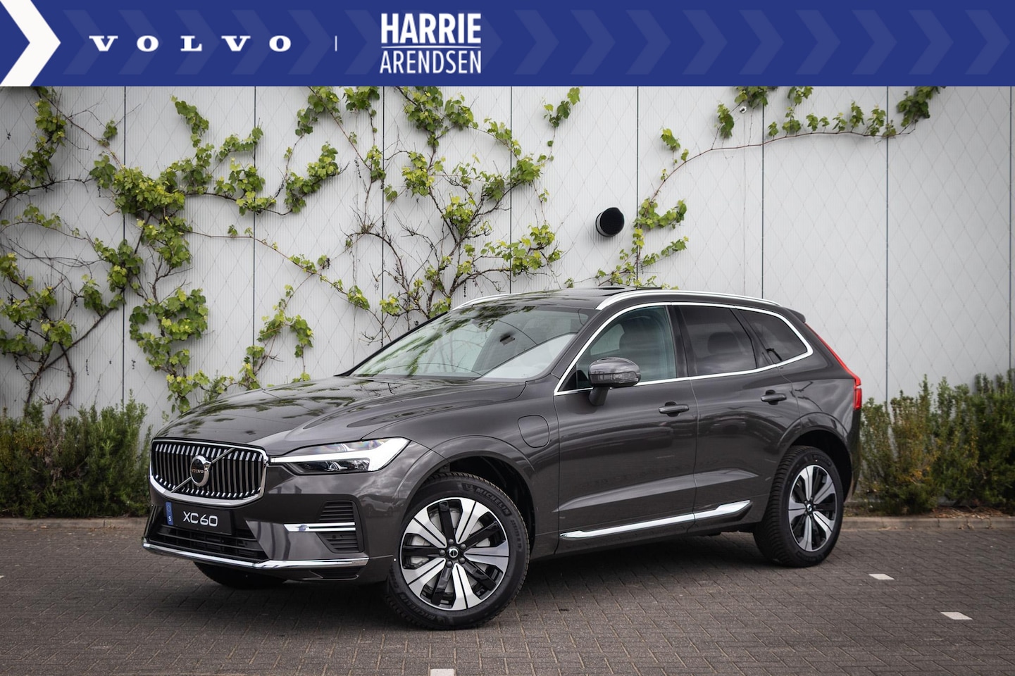 Volvo XC60 - 2.0 T6 Plug-in hybrid AWD Essential | Adaptieve Cruise Control | Dodehoek Detectie | Stoel - AutoWereld.nl
