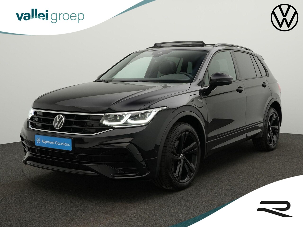 Volkswagen Tiguan - 1.4 TSI 245 pk DSG eHybrid R-Line Business | Panoramadak | Trekhaak | Navigatie Discover P - AutoWereld.nl
