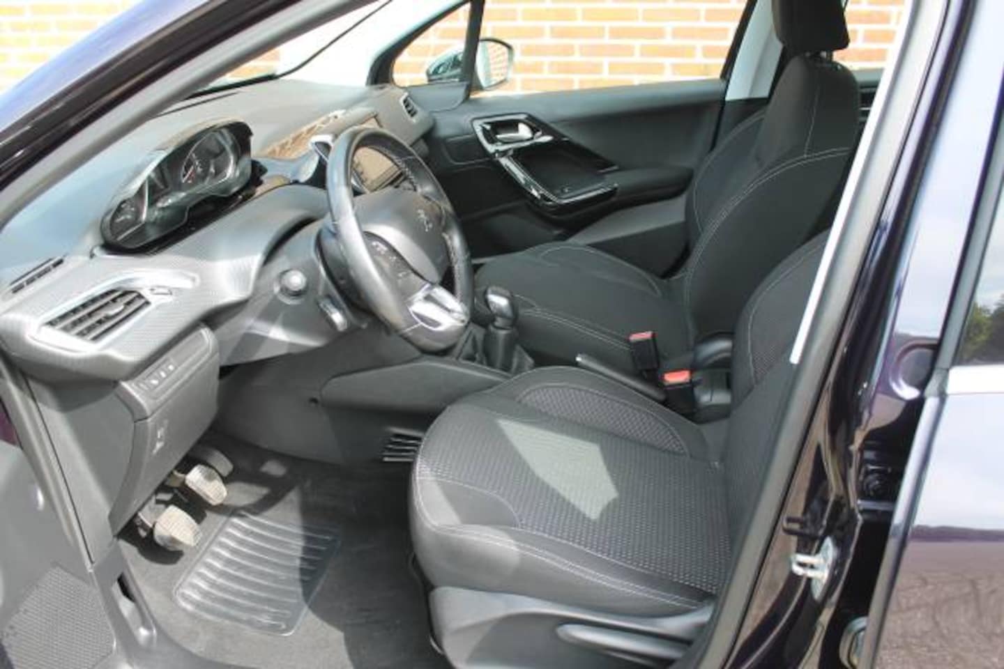 Peugeot 208 - 1.2 Puretech 110pk 5D Allure