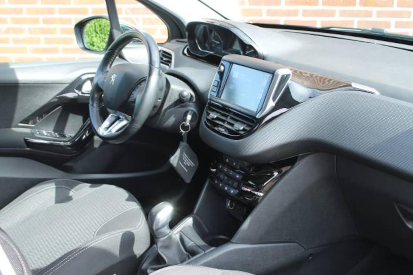 Peugeot 208 - 1.2 Puretech 110pk 5D Allure