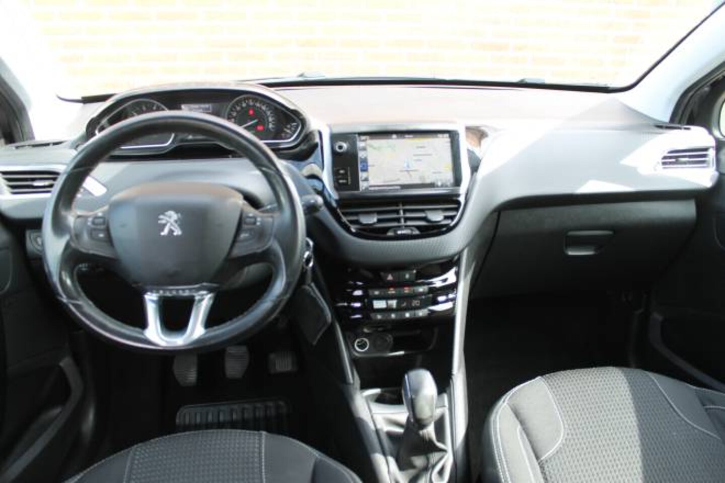 Peugeot 208 - 1.2 Puretech 110pk 5D Allure