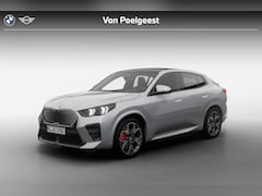 BMW iX2 - eDrive20 M Sport Edition | M Sport Pro | Innovation Pack | Comfort Pack | Trekhaak | Glaze