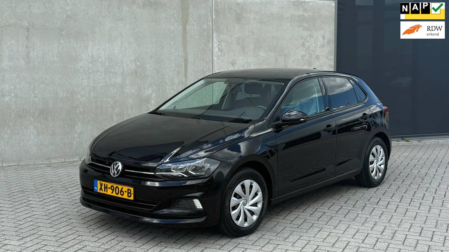 Volkswagen Polo - 1.0 TSI 95pk DSG 2018 Zwart CARPLAY|CRUISE - AutoWereld.nl