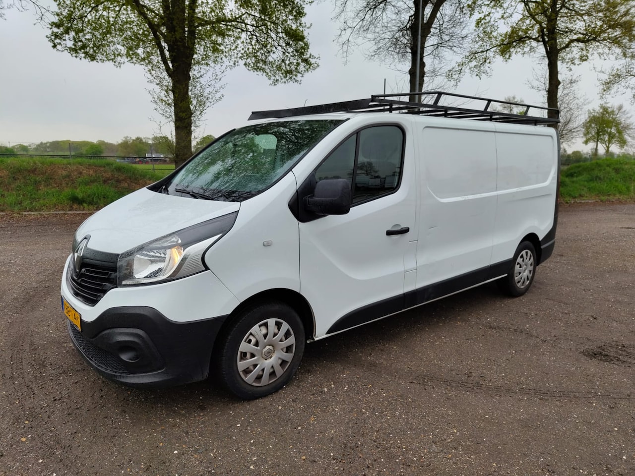 Renault Trafic - D96pk L2H1 3-Persoons Trekhaak Cruise Control Comfort Energy Pdc 1.6dCi T29 Imperiaal Beto - AutoWereld.nl