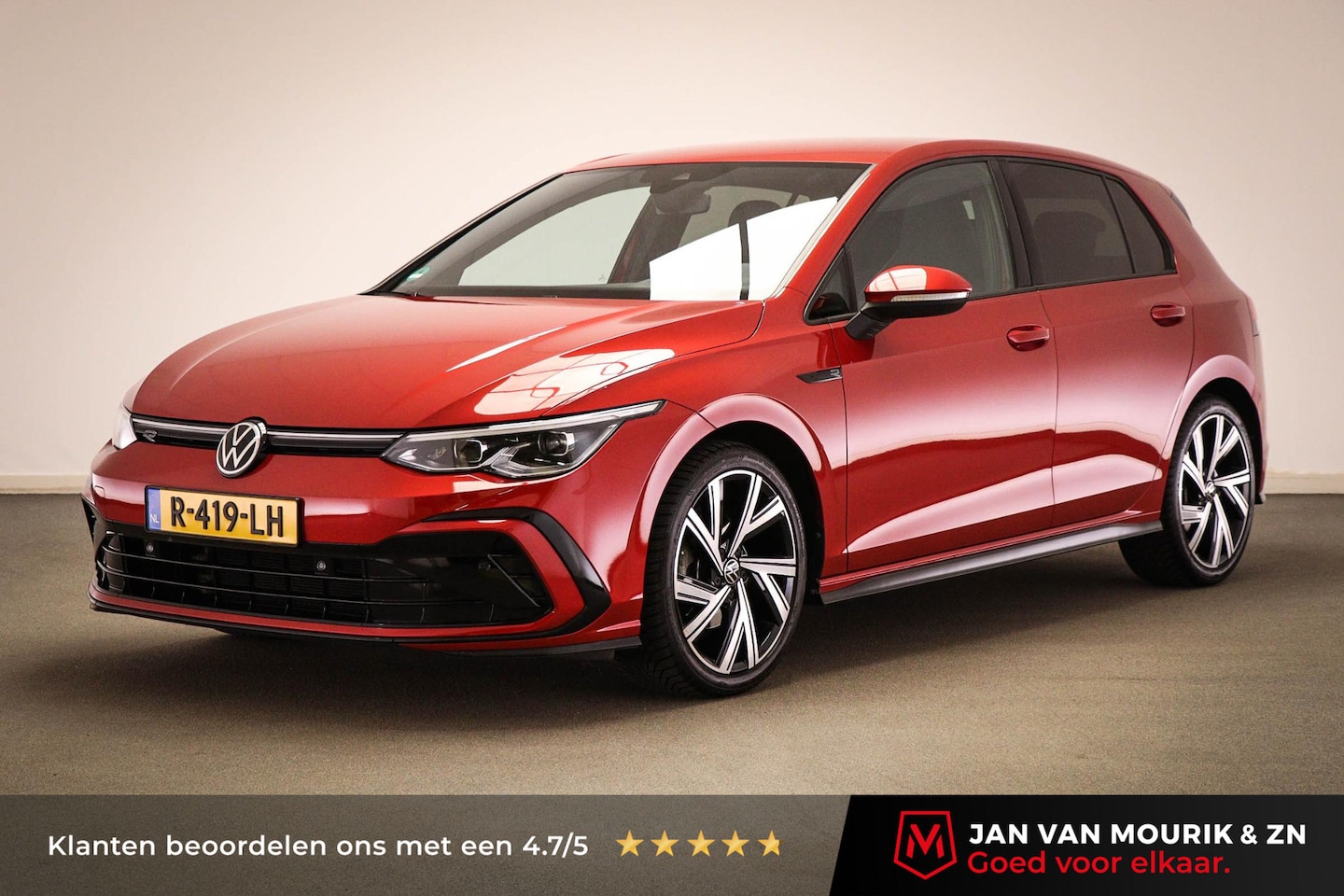 Volkswagen Golf - 1.5 eTSI R-Line | WINTER PACK | IQ LIGHT | CAMERA - AutoWereld.nl