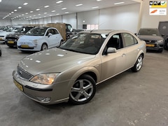 Ford Mondeo - 2.0-16V Platinum / NETTE AUTO / RIJDT SCHAKELT GOED