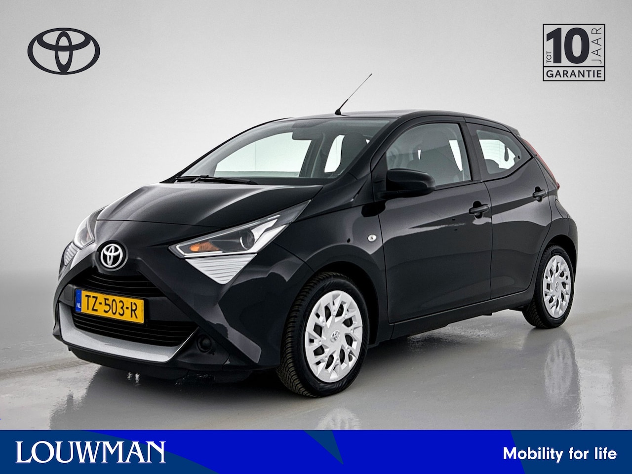 Toyota Aygo - 1.0 VVT-i x-play | Apple Carplay / Android Auto | Camera | Airco | Nederlandse Auto | Deal - AutoWereld.nl