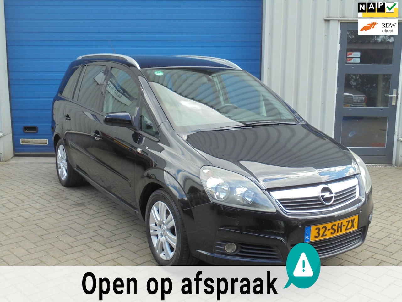 Opel Zafira - 2.2 Cosmo AUTOMAAT 7 PERSOONS - AutoWereld.nl