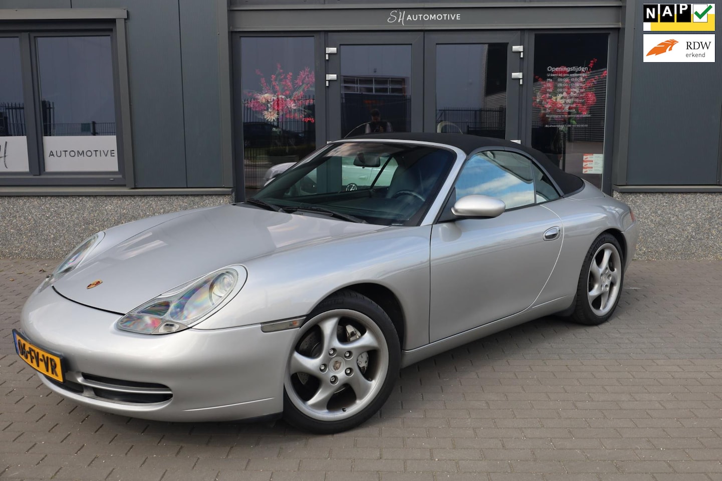 Porsche 911 Cabrio - 3.4 Carrera 4 / HARDTOP / TIPTRONIC / LEDER / ORIGINEEL NL / HISTORIE - AutoWereld.nl