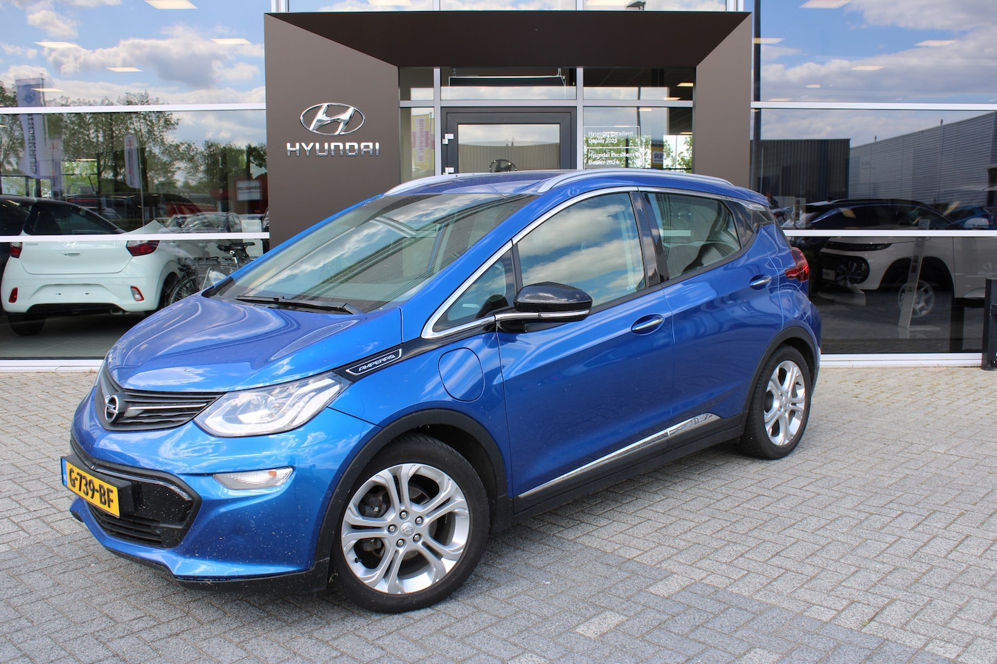Opel Ampera-e - Business executive 60 kWh | Parkeersensoren | Achteruitrijcamera | Stoelverwarming | | Ach - AutoWereld.nl