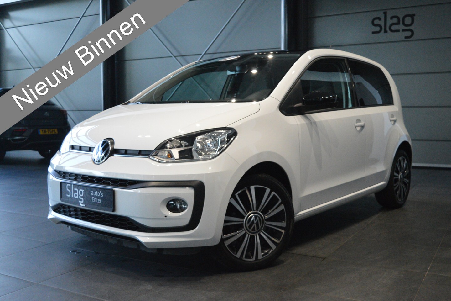 Volkswagen Up! - 1.0 BMT Black Style clima cruise pdc camera 16 inch !! - AutoWereld.nl