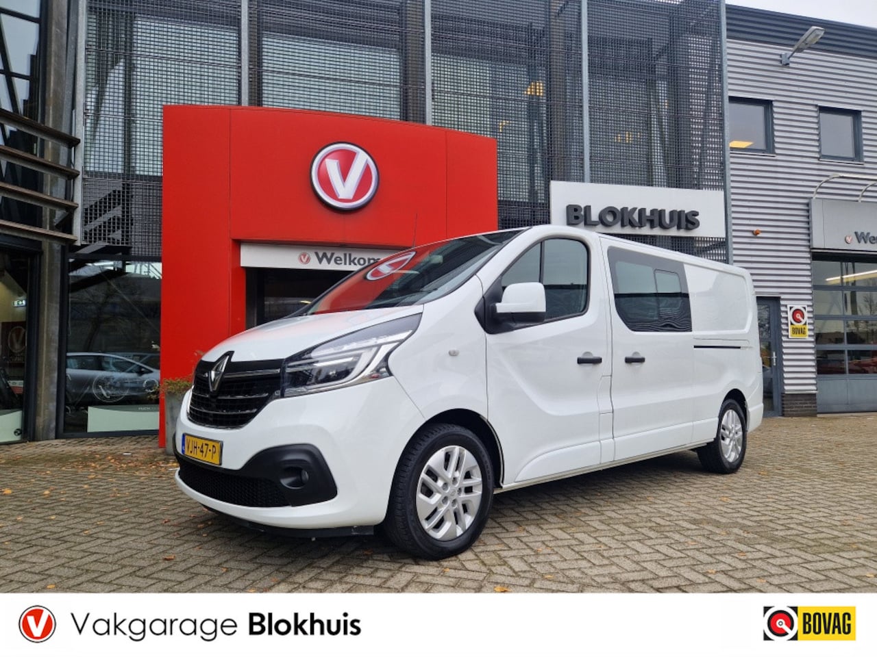 Renault Trafic - 2.0 dCi 145pk T29 L2H1 DC Luxe | Navi | Climate | 2x Schuifdeur - AutoWereld.nl