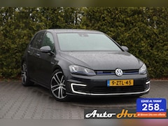 Volkswagen Golf - 1.4 TSI GTE Leder|Panoramadak|18inch|Stoelverwarming