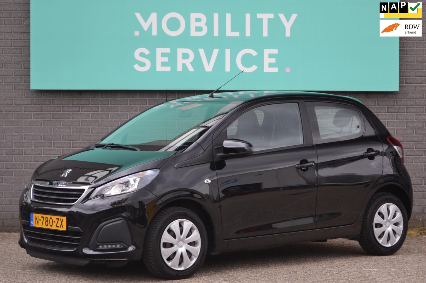 Peugeot 108 - 1.0 e-VTi Active Airco CarPlay Dealer onderhouden 1ste eig. - AutoWereld.nl