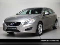 Volvo V60 - T4 Momentum 180pk Volledig Dealer Onderhouden| Navigatie Full Map | Trekhaak | Stoelverwar
