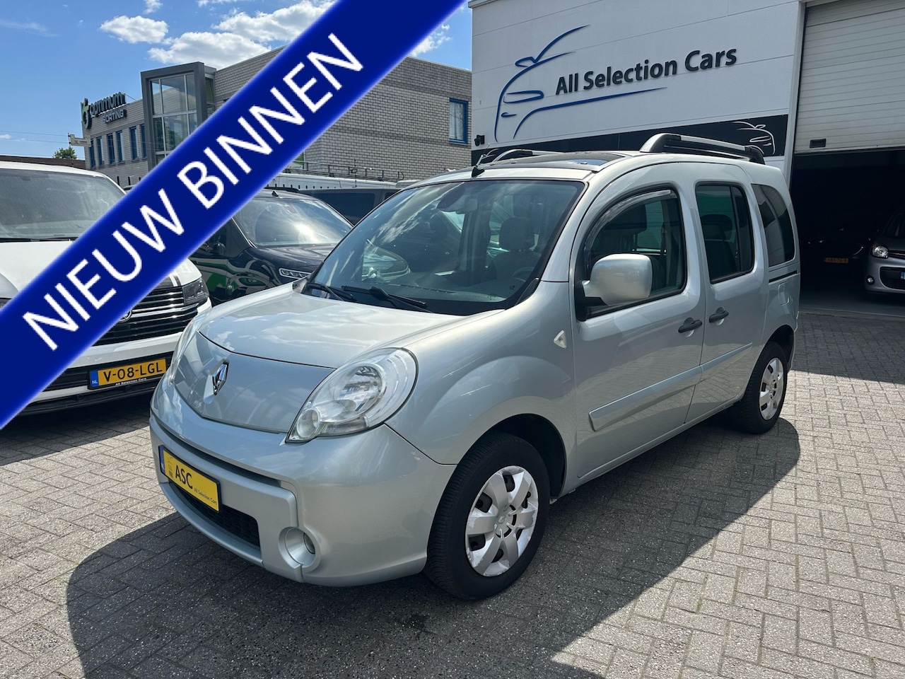 Renault Kangoo - 1.6-16V Privilège AUTOMAAT - Rolstoelauto - Rolstoelvervoer - Alle Opties - Knielsysteem - AutoWereld.nl