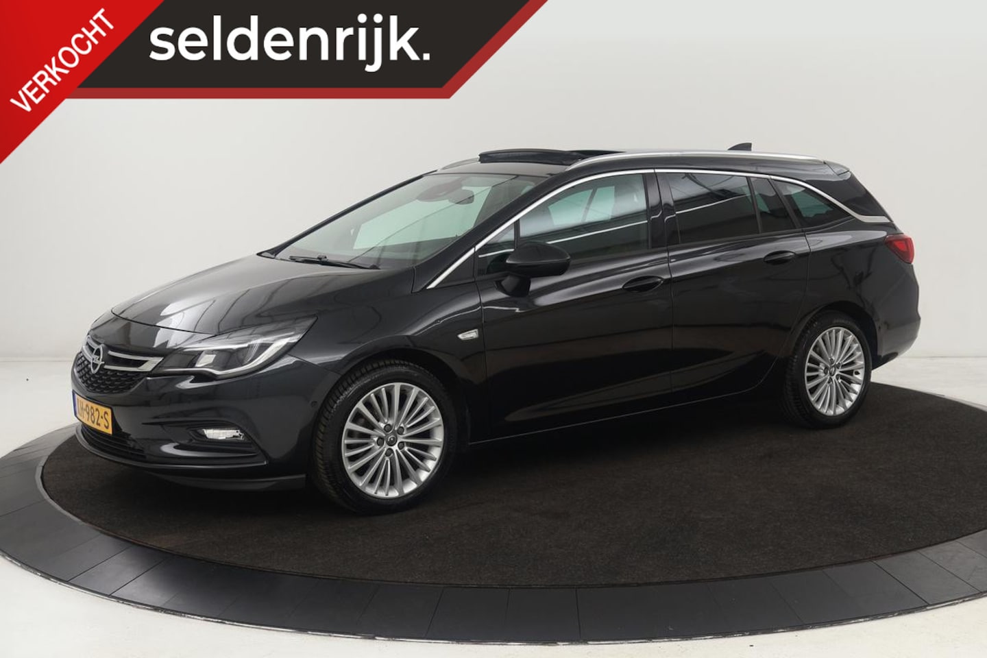 Opel Astra - 1.4 Turbo Innovation | Schuifdak | Stoel & stuurverwarming | Trekhaak | Camera | Navigatie - AutoWereld.nl